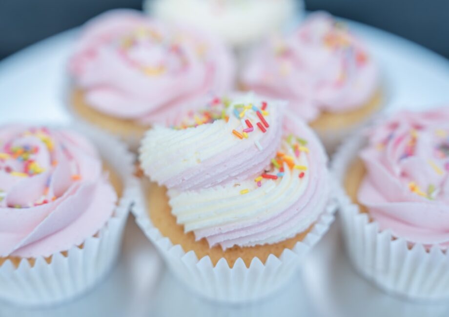 Cupcakes: En Smakfull Reise gjennom Farger og Smaker